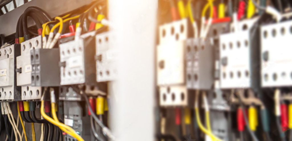 Den nuvarande bilden har ingen alternativ text. Filnamnet är: Elektronik_elskap_JRAB_1240px.jpg