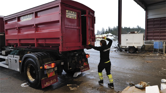 Sofias krokbil fixar containerlasset!