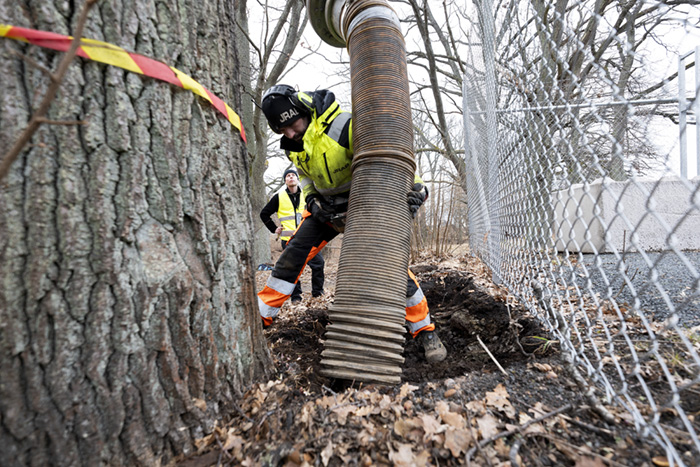 Ekar kartläggs med JRAB:s grävsug