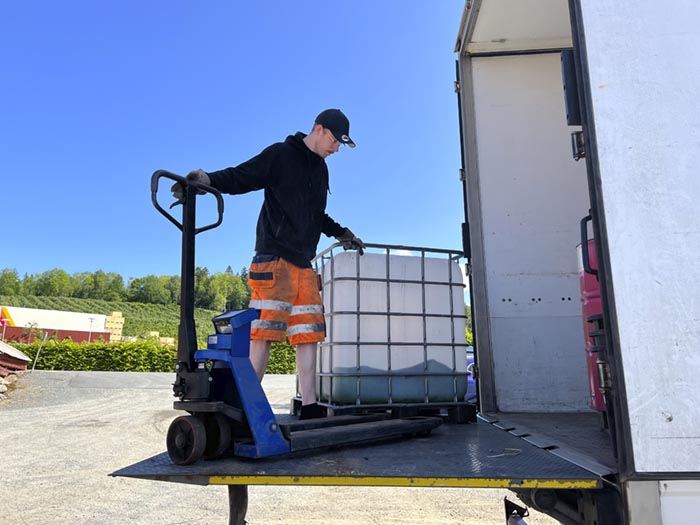 Hämtning av farligt avfall och skrot på lantbruksgårdar JRAB
