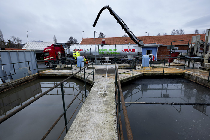 Slamtömning på Huskvarna Reningsverk
